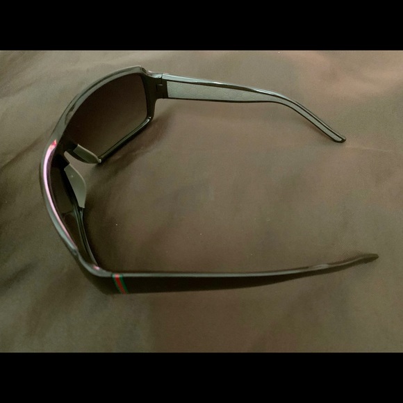 Gucci sunglasses main image 4